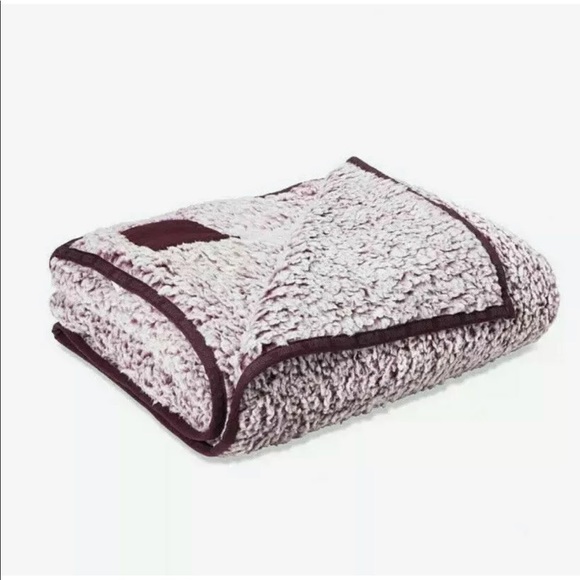 PINK Victoria's Secret Other - Victoria secret pink Sherpa blanket 50 x 60